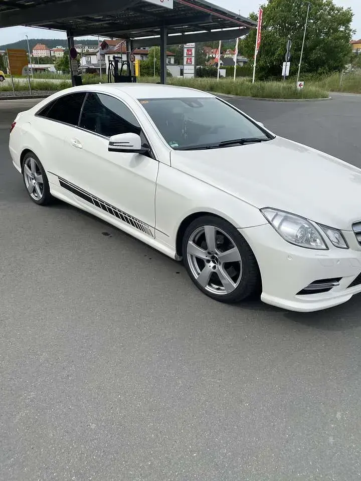 Gebraucht Mercedes E220 Elegance 170 PS (125 kW) 2013 Coupé