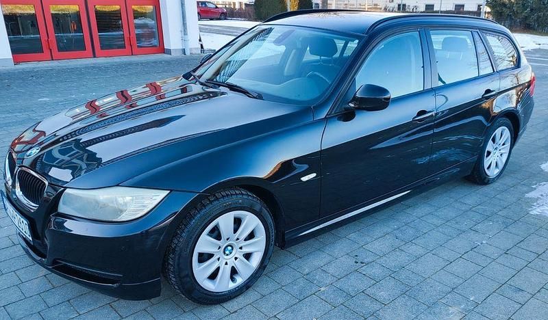 Schwarz Gebraucht 2012 BMW 316 Kombi | 8.599 € (Fairer Preis) - Bild 1/4