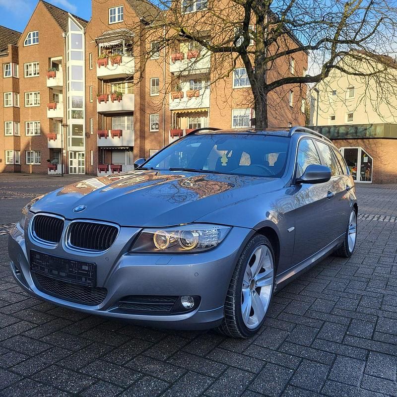 Gebraucht BMW 320 177 PS (130 kW) 2009 Grau Kombi