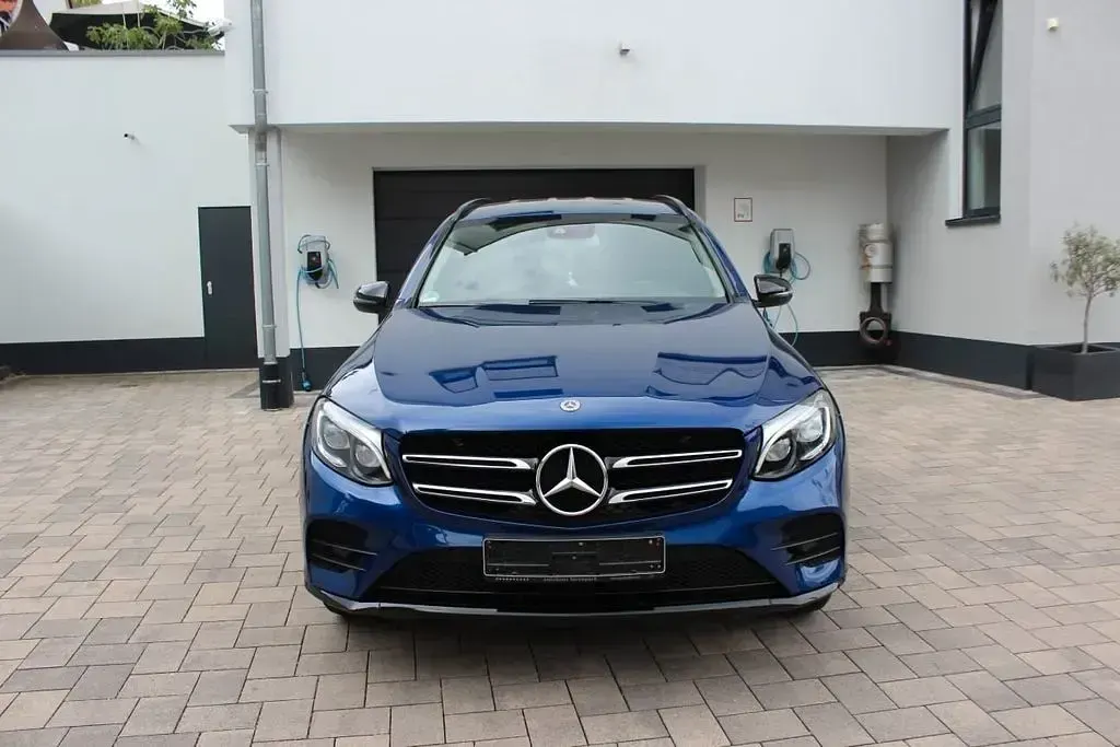 Gebraucht Mercedes GLC250 AMG 204 PS (150 kW) 2018 Blau SUV