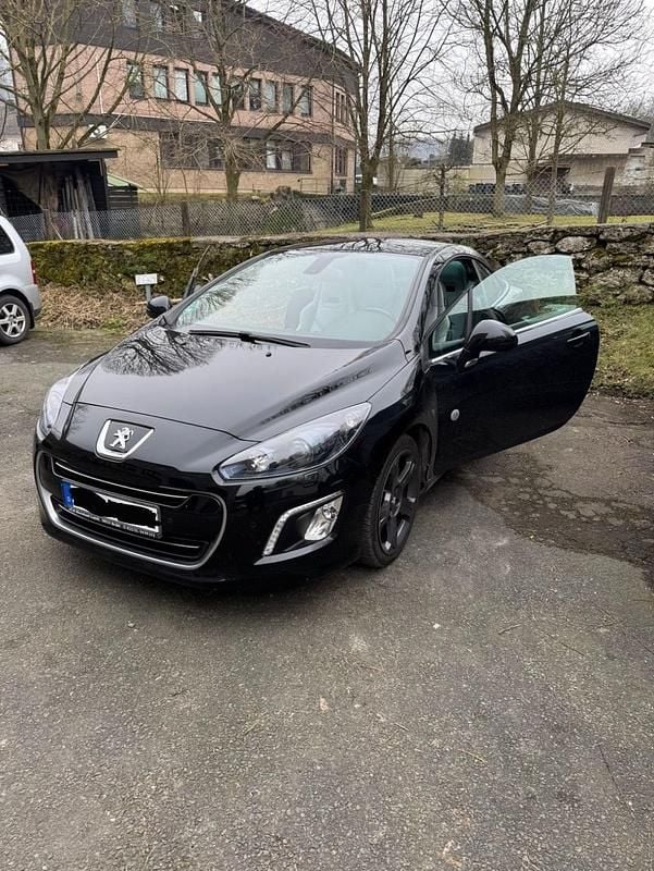 Schwarz Gebraucht 2013 Peugeot 308 CC Roland Garros Cabrio | 7.000 € (Fairer Preis) - Bild 1/4