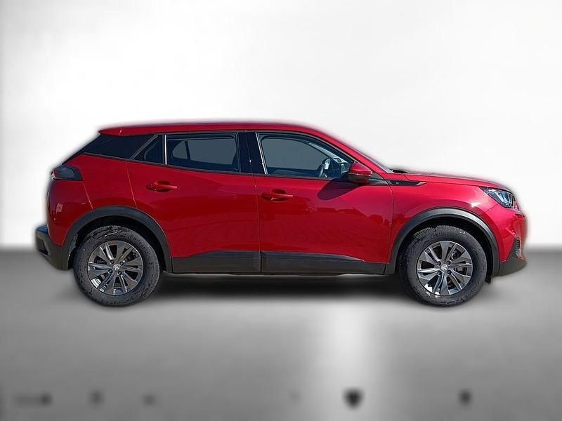 Gebraucht Peugeot e-2008 Active 100 kW (136 PS) 2022 Rot metallic SUV