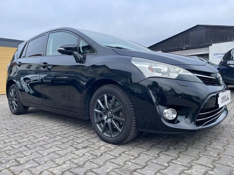 Gebraucht Toyota Verso Executive 177 PS (130 kW) 2013 Schwarz Van / Kleinbus