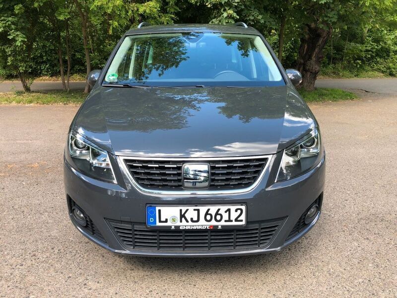 Grau Gebraucht 2020 Seat Alhambra XCELLENCE Van / Kleinbus | 27.599 € (Fairer Preis) - Bild 1/4