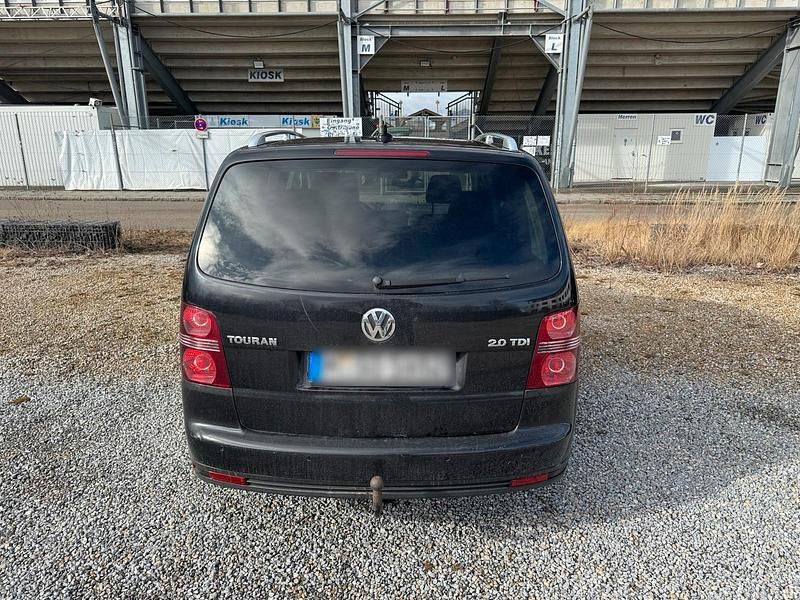 Gebraucht VW Touran 140 PS (102 kW) 2010 Schwarz Van / Kleinbus
