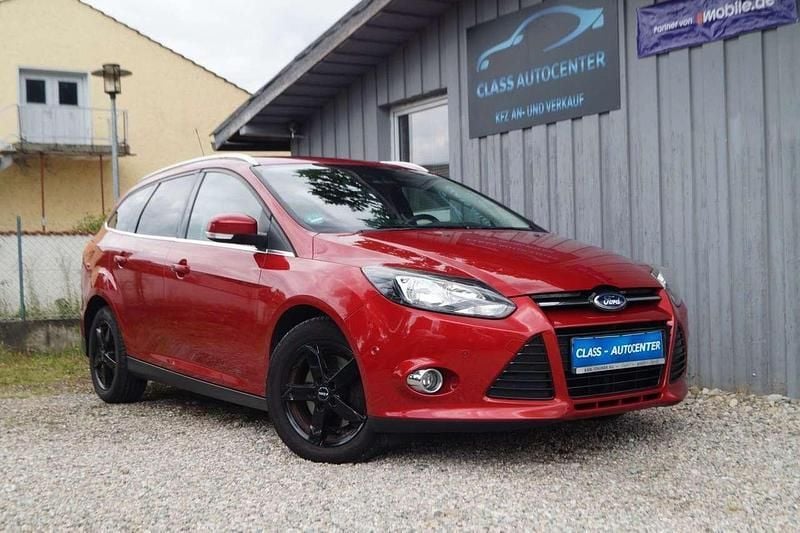 Rot Gebraucht 2014 Ford Focus Titanium Kombi | 3.950 € (Superpreis) - Bild 1/4