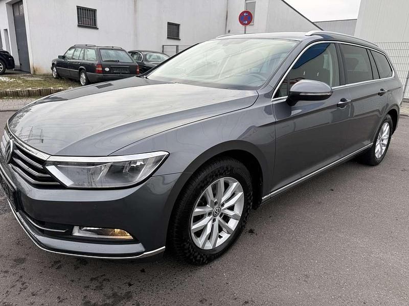 Indiumgrau metallic Gebraucht 2015 VW Passat Comfortline Kombi | 11.200 € (Superpreis) - Bild 1/4