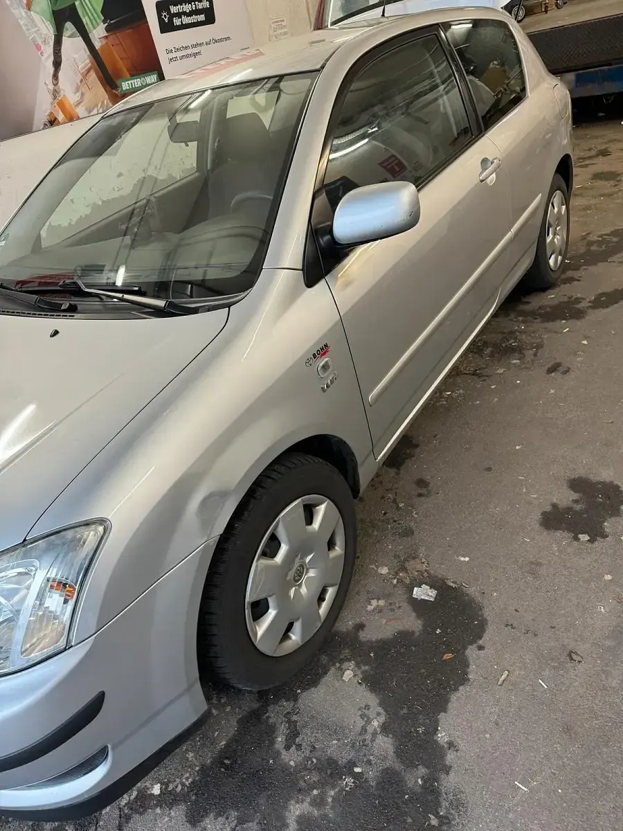 Gebraucht Toyota Corolla 76 PS (55 kW) 2002 Silber Limousine