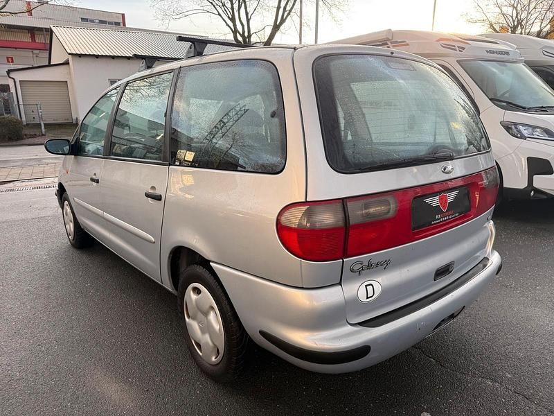 Gebraucht Ford Galaxy 171 PS (125 kW) 1997 Silber Van / Kleinbus