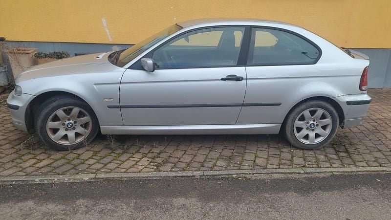 Gebraucht BMW 316 115 PS (84 kW) 2003 Silber Coupé