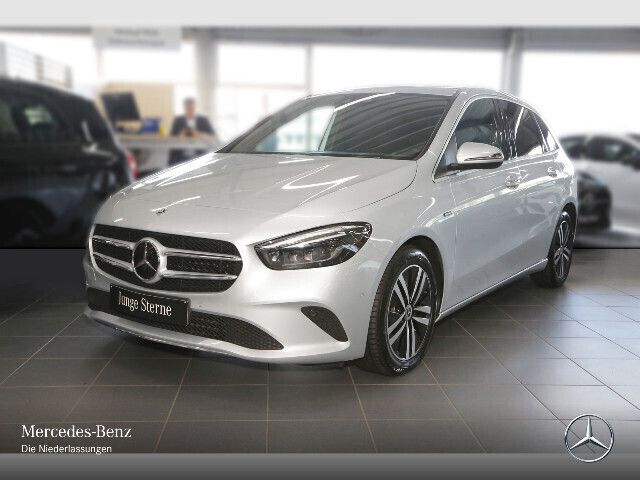 Silber Gebraucht 2021 Mercedes B250 Van / Kleinbus | 23.890 € (Fairer Preis) - Bild 1/4
