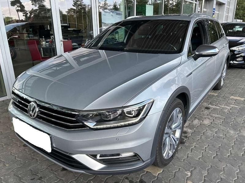 Silber Gebraucht 2016 VW Passat Comfortline Kombi | 15.600 € (Superpreis) - Bild 1/4