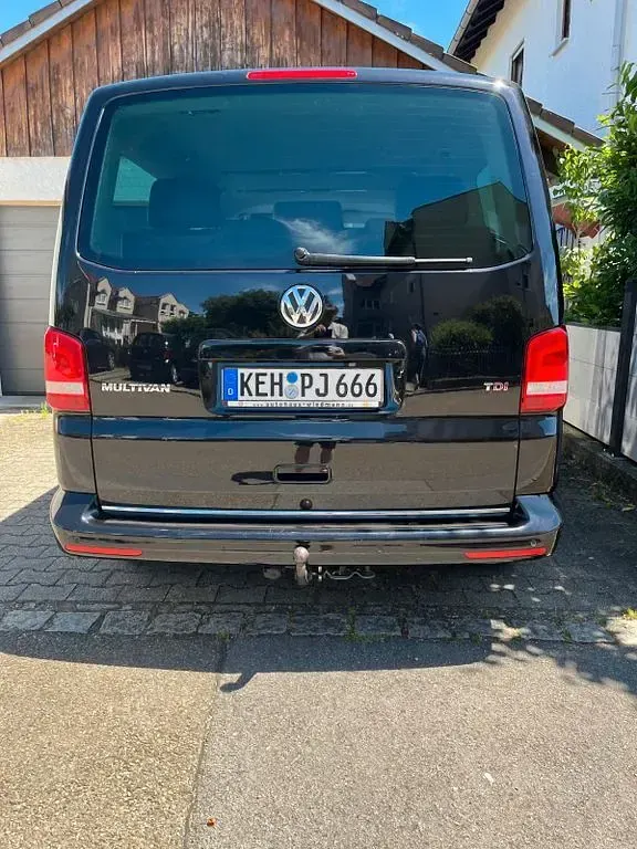 Gebraucht VW Multivan Highline 179 PS (131 kW) 2015 Schwarz Van / Kleinbus
