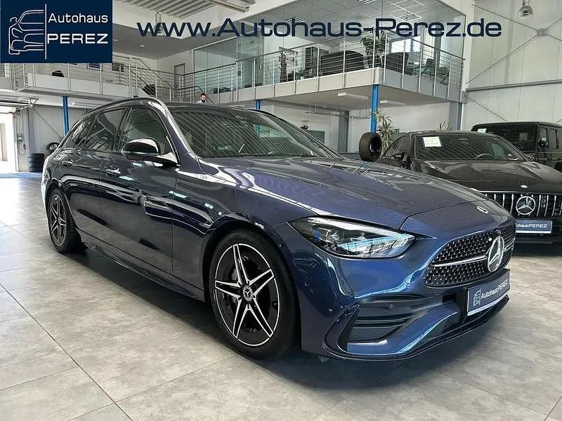 Blau Gebraucht 2024 Mercedes C300 Premium Kombi | 49.739 € (Teuer) - Bild 1/4