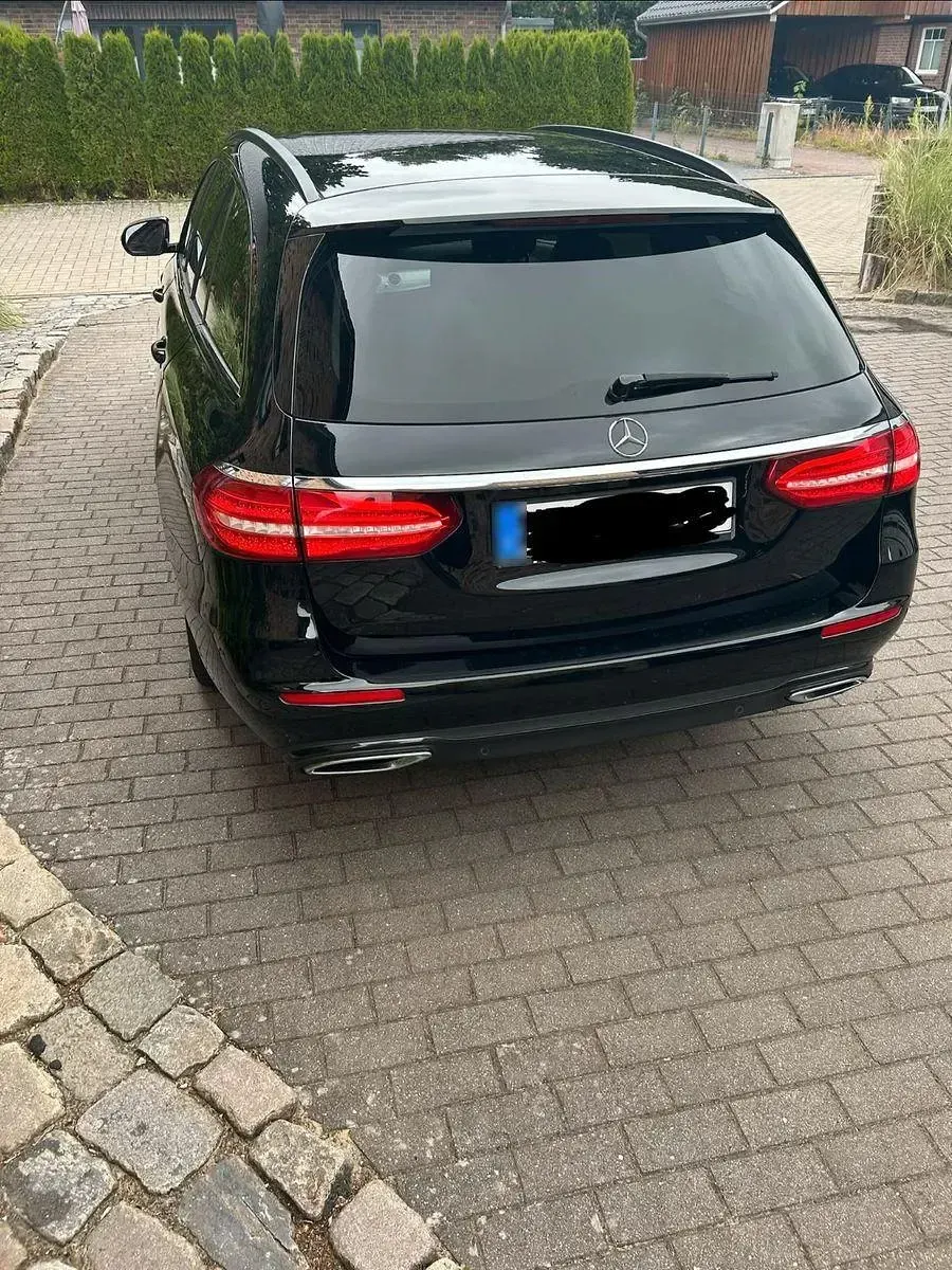 Gebraucht Mercedes E200 150 PS (110 kW) 2017 Schwarz Kombi