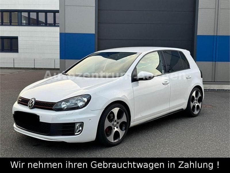 Weiß Gebraucht 2010 VW Golf VI Sportline Limousine | 8.999 € (Fairer Preis) - Bild 1/4