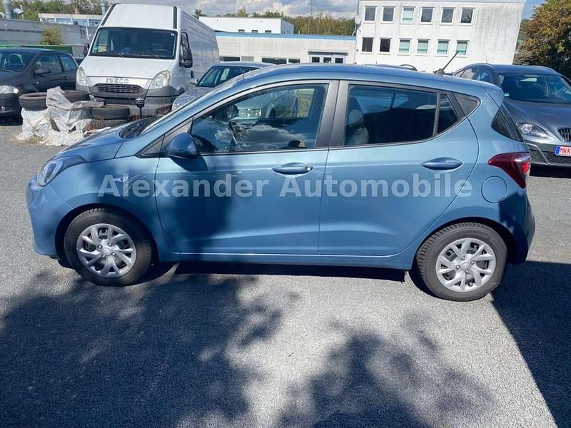 Gebraucht Hyundai i10 Trend 87 PS (63 kW) 2017 Aqua sparkling / met Kleinwagen