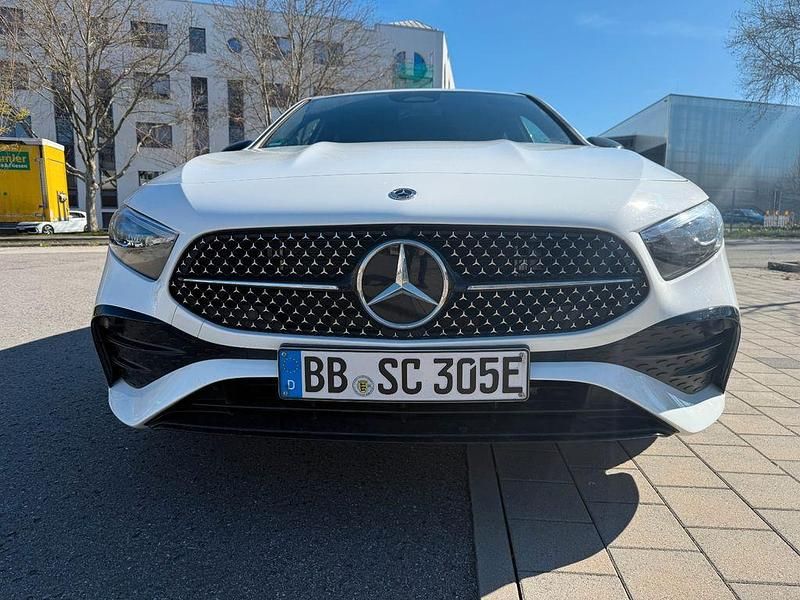 Gebraucht Mercedes A250 Edition 163 PS (119 kW) 2025 Weiß Limousine