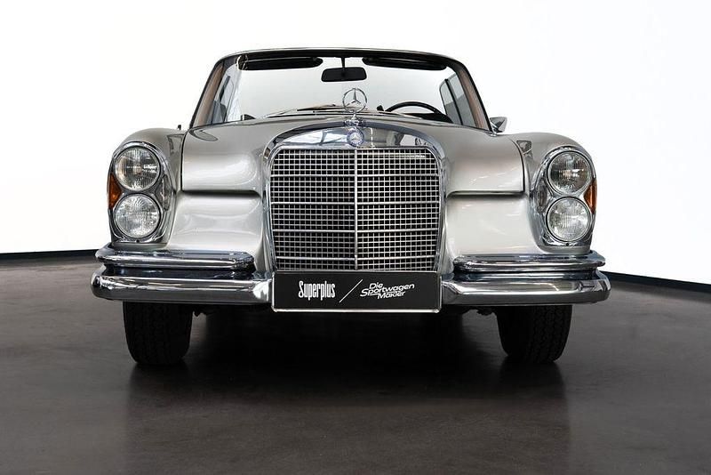 Gebraucht Mercedes W111 SE 160 PS (117 kW) 1968 Silber Cabrio