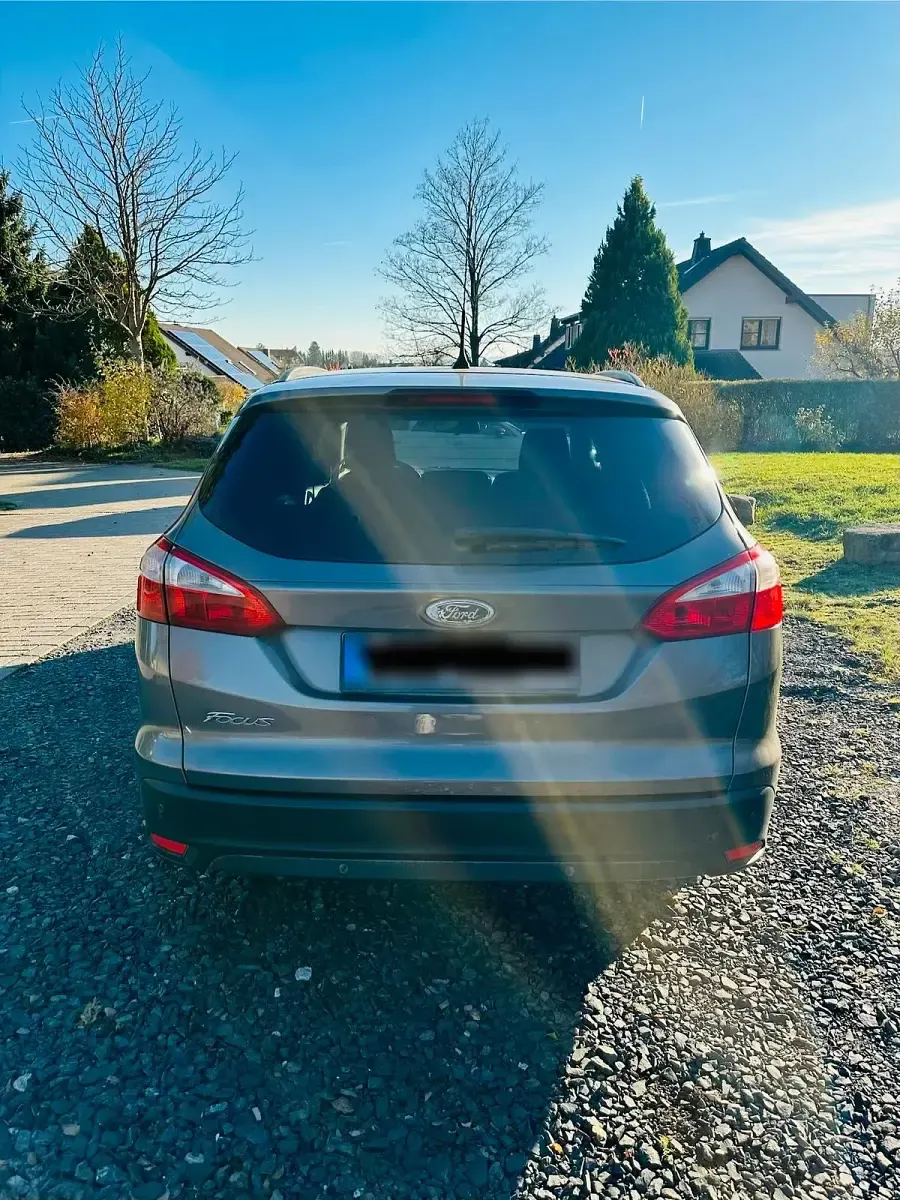 Gebraucht Ford Focus 116 PS (85 kW) 2011 Braun Kombi