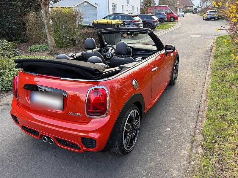 Käytetty Mini Cooper S Cabriolet 192 HP (141 kW) 2019 Oranssi Avoauto