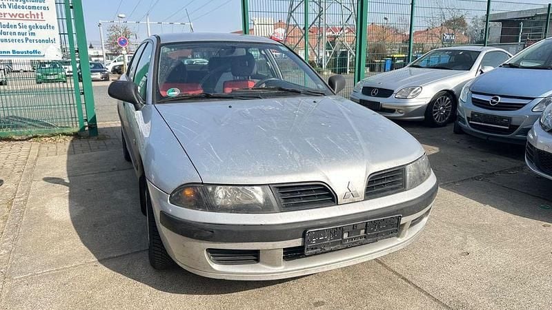 Gebraucht Mitsubishi Carisma 103 PS (75 kW) 2002 Silber Limousine