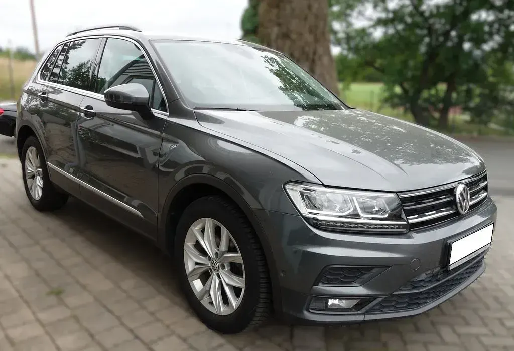Gebraucht VW Tiguan Comfortline 150 PS (110 kW) 2019 Grau SUV