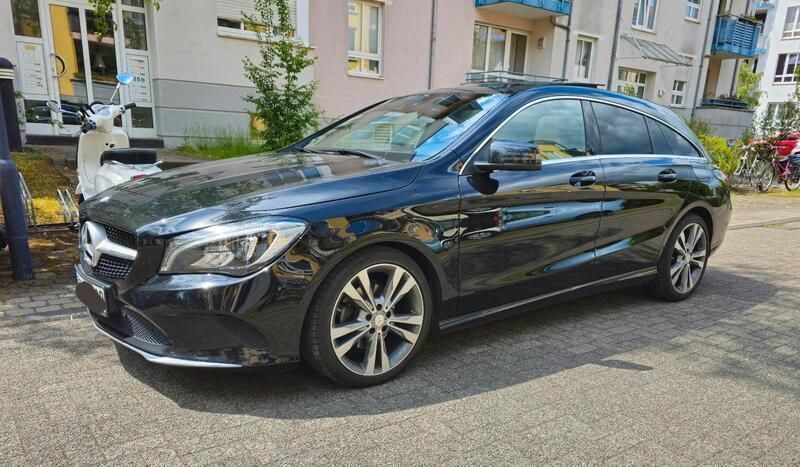 Schwarz Gebraucht 2016 Mercedes CLA220 Limousine | 17.000 € (Fairer Preis) - Bild 1/4