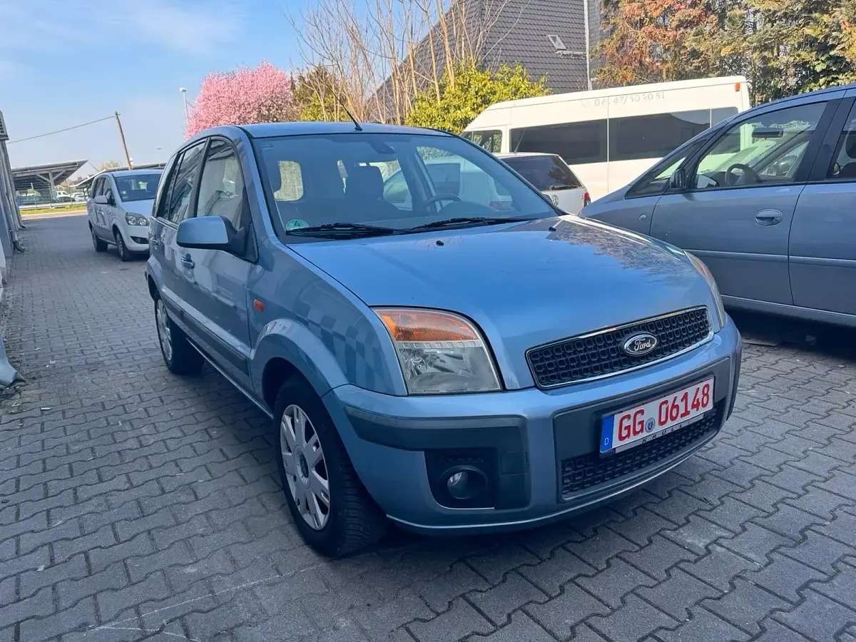 Gebraucht Ford Fusion 100 PS (73 kW) 2007 Blau Kleinwagen