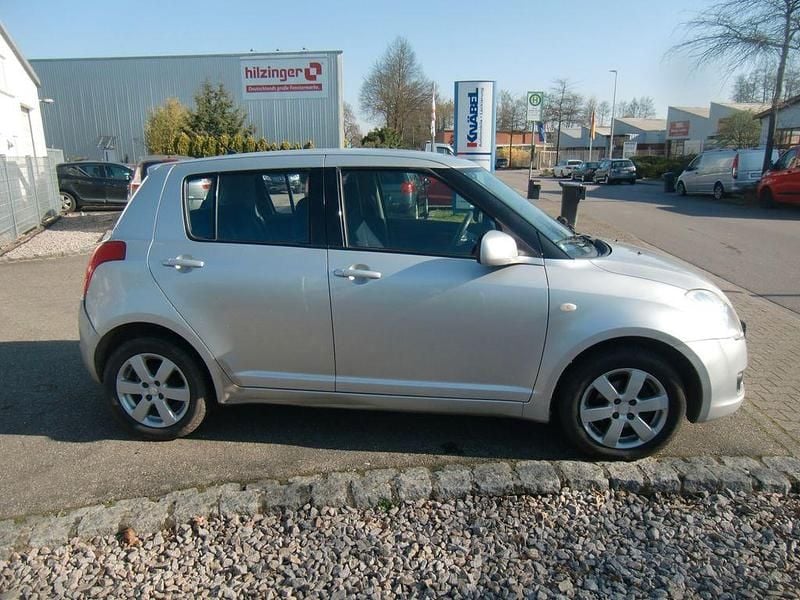 Gebraucht Suzuki Swift 92 PS (67 kW) 2009 Silber Kleinwagen