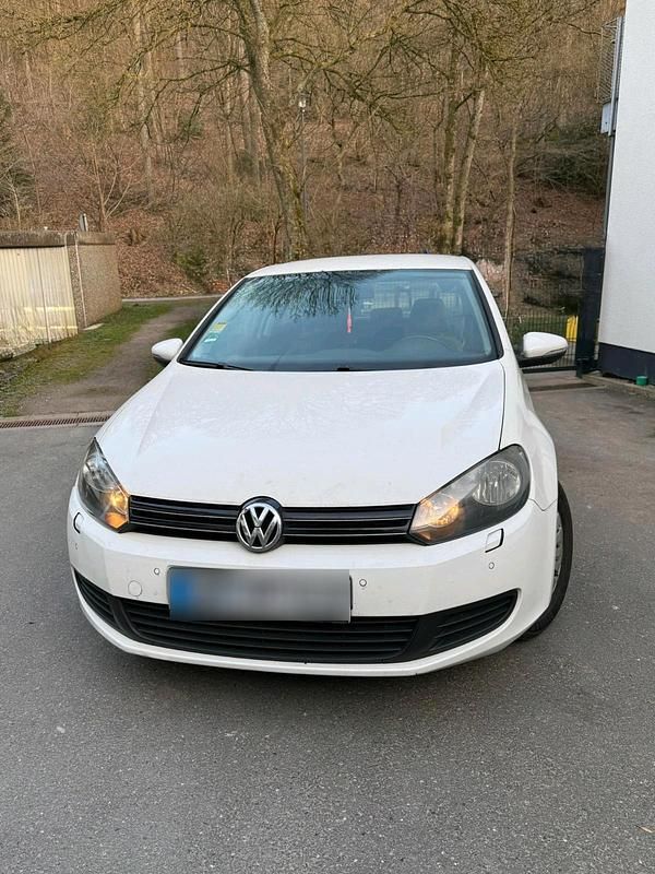 Gebraucht VW Golf VI 105 PS (77 kW) 2009 Weiß Kleinwagen