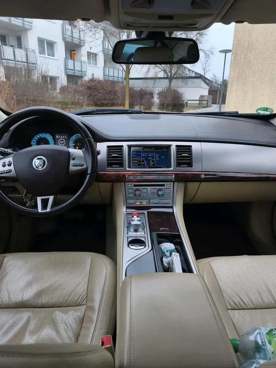 Usata Jaguar XF 241 CV (177 kW) 2012 Verde Berlina