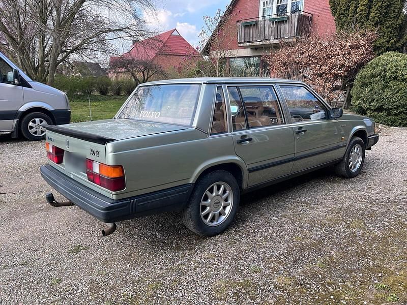 Usado Volvo 740 82 CV (60 kW) 1985 Verde Berlina