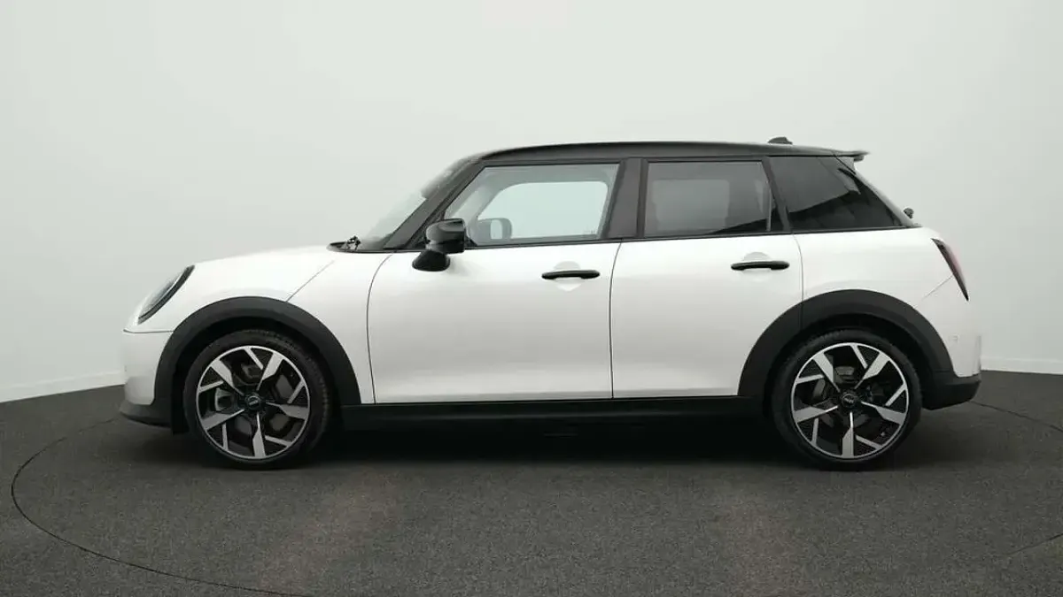 Gebraucht Mini Cooper S Classic 204 PS (150 kW) 2025 Weiß Kleinwagen