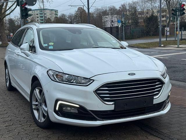 Gebraucht Ford Mondeo Titanium 150 PS (110 kW) 2019 Weiß (frostweiß) Kombi