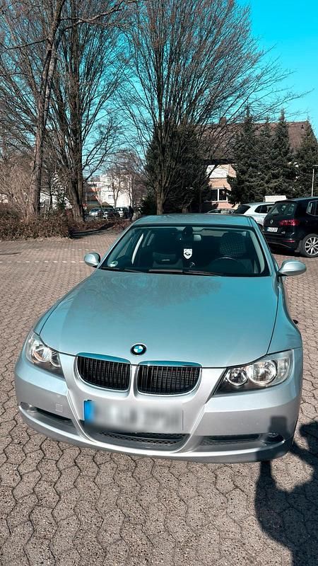 Gebraucht BMW 320 178 PS (130 kW) 2007 Silber Limousine