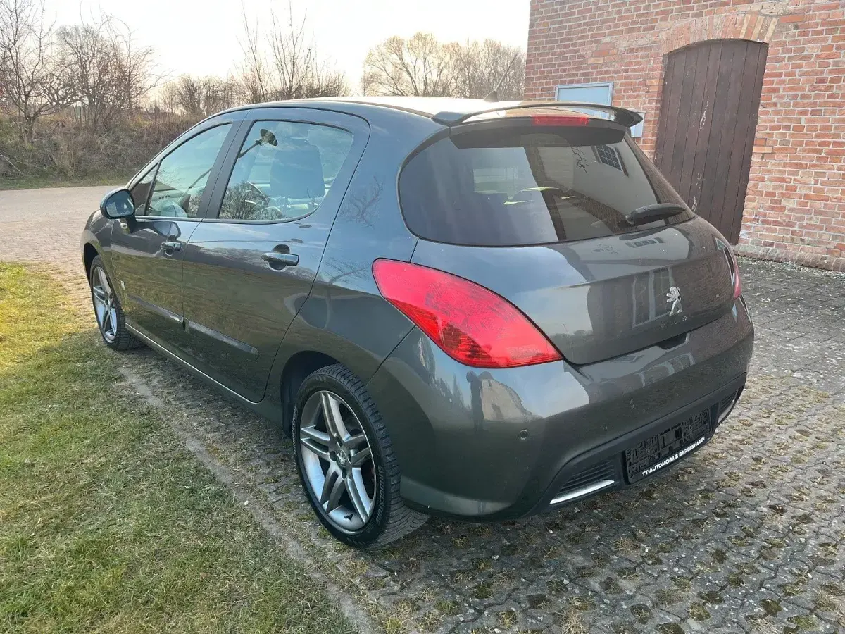 Gebraucht Peugeot 308 Allure 156 PS (114 kW) 2012 Limousine