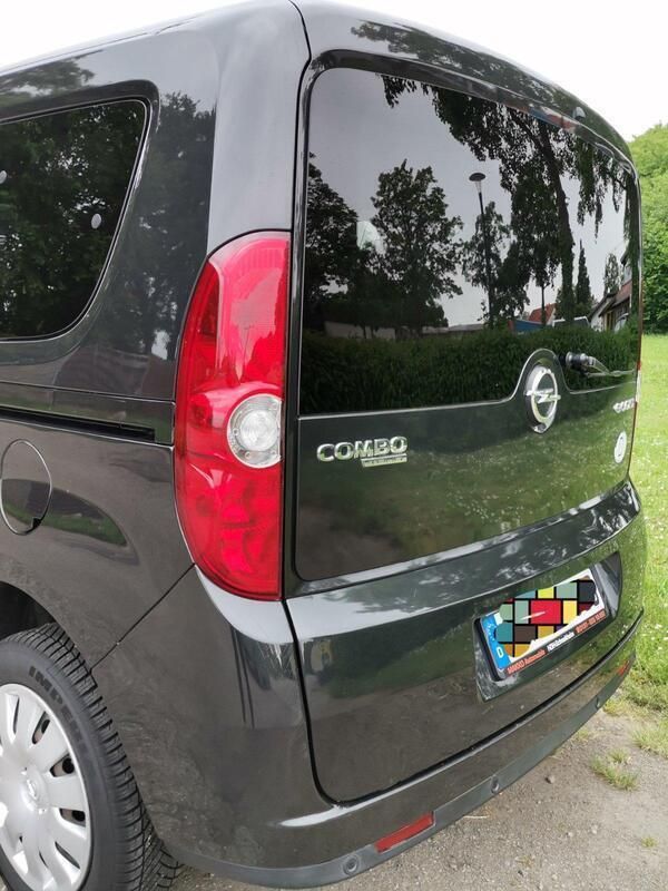 Schwarz Gebraucht 2012 Opel Combo Van / Kleinbus | 4.900 € (Fairer Preis) - Bild 1/4