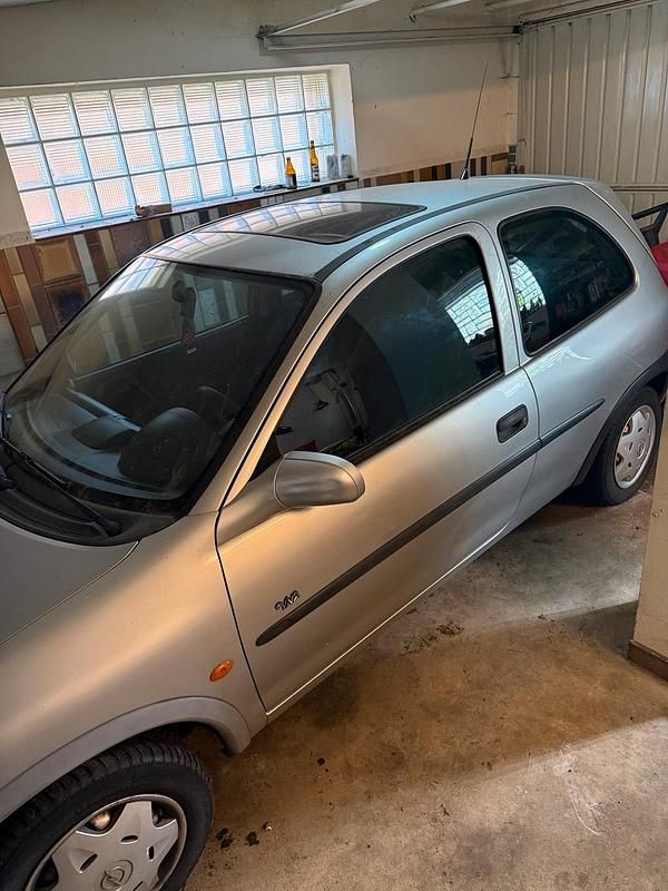 Gebraucht Opel Corsa 65 PS (47 kW) 2000 Silber Kleinwagen