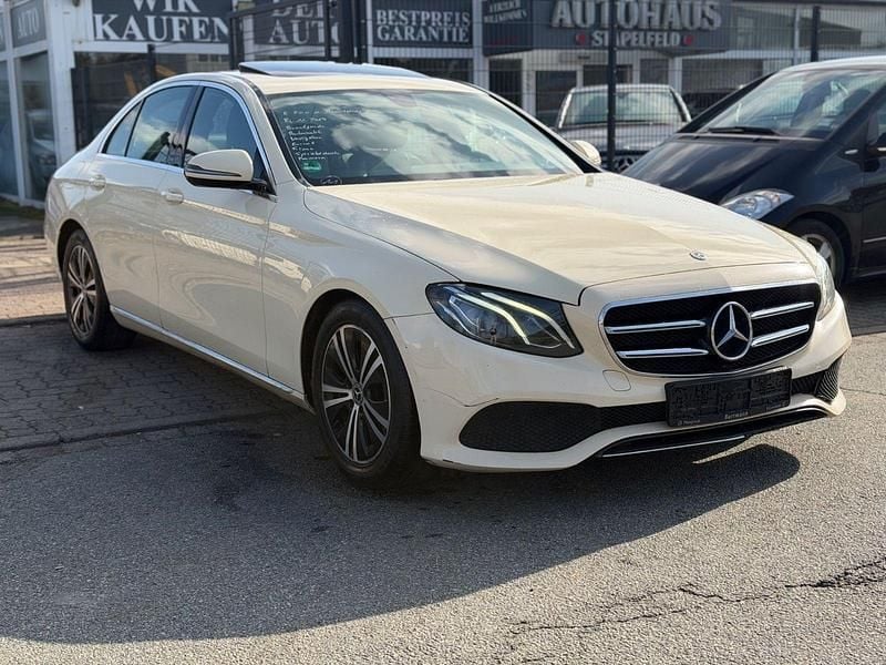 Gebraucht Mercedes E200 Avantgarde 160 PS (117 kW) 2019 Beige Limousine