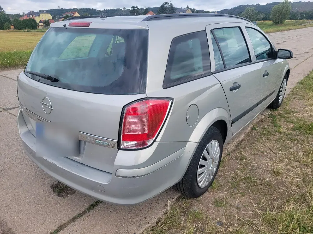 Gebraucht Opel Astra 90 PS (66 kW) 2009 Grau Kombi