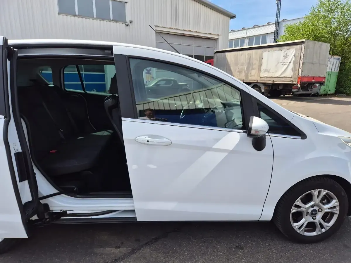 Używany Ford B-MAX 125 KM (91 kW) 2016 Biały Minivan