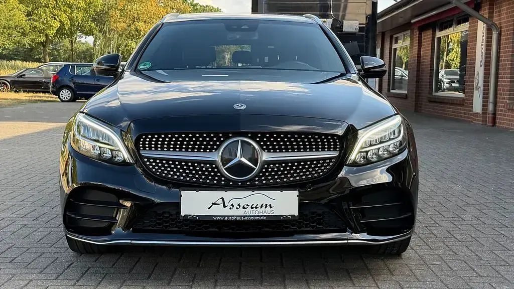 Gebraucht Mercedes C300e AMG 194 PS (142 kW) 2020 Schwarz Limousine
