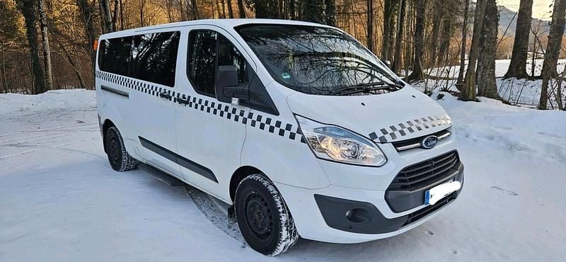 Weiß Gebraucht 2015 Ford Transit Custom Van / Kleinbus | 8.900 € (Guter Preis) - Bild 1/4