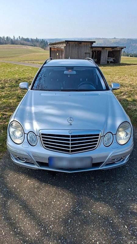 Gebraucht Mercedes E320 Avantgarde 224 PS (164 kW) 2009 Silber Kombi