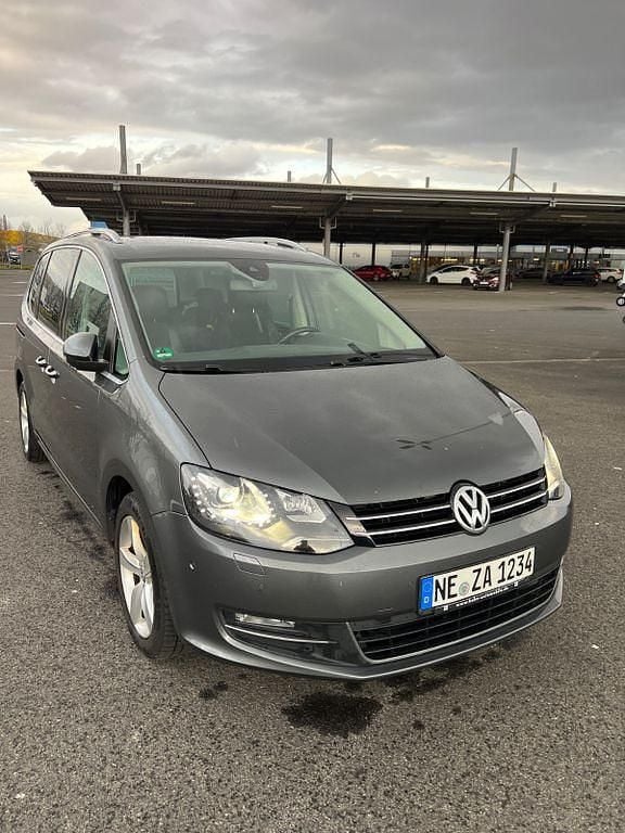 Gebraucht VW Sharan Highline 177 PS (130 kW) 2014 Grau Van / Kleinbus
