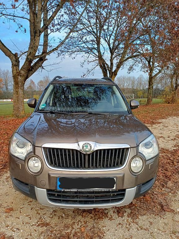 Braun Gebraucht 2011 Skoda Yeti Ambition SUV | 6.700 € (Fairer Preis) - Bild 1/4