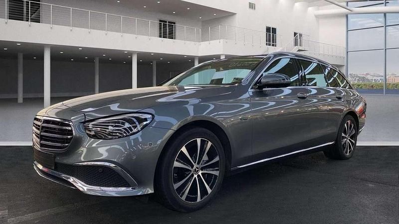 Grau Gebraucht 2020 Mercedes E300 Limousine | 29.890 € (Superpreis) - Bild 1/4