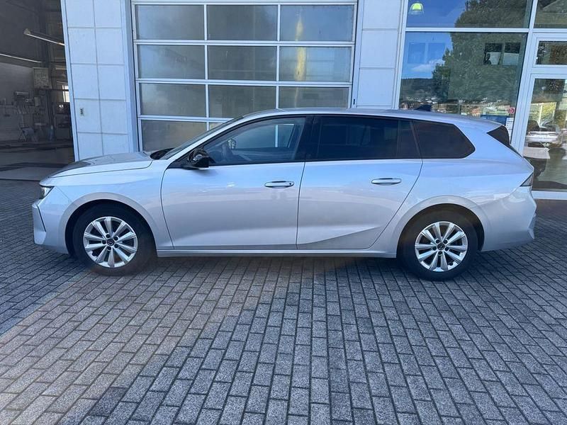 Gebraucht Opel Astra Enjoy 131 PS (96 kW) 2023 Silber Kombi