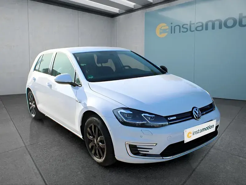 Gebraucht VW e-Golf 100 kW (136 PS) 2020 Weiß Kleinwagen